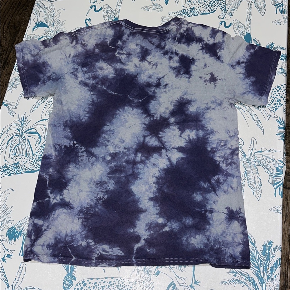 Tie-Dye Ice Cube Graphic Tee in Navy and Gray - Picture 3 of 3